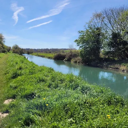 Les Ondines Et Les Dryades Vue Rivière Et Hébergement de vacances *